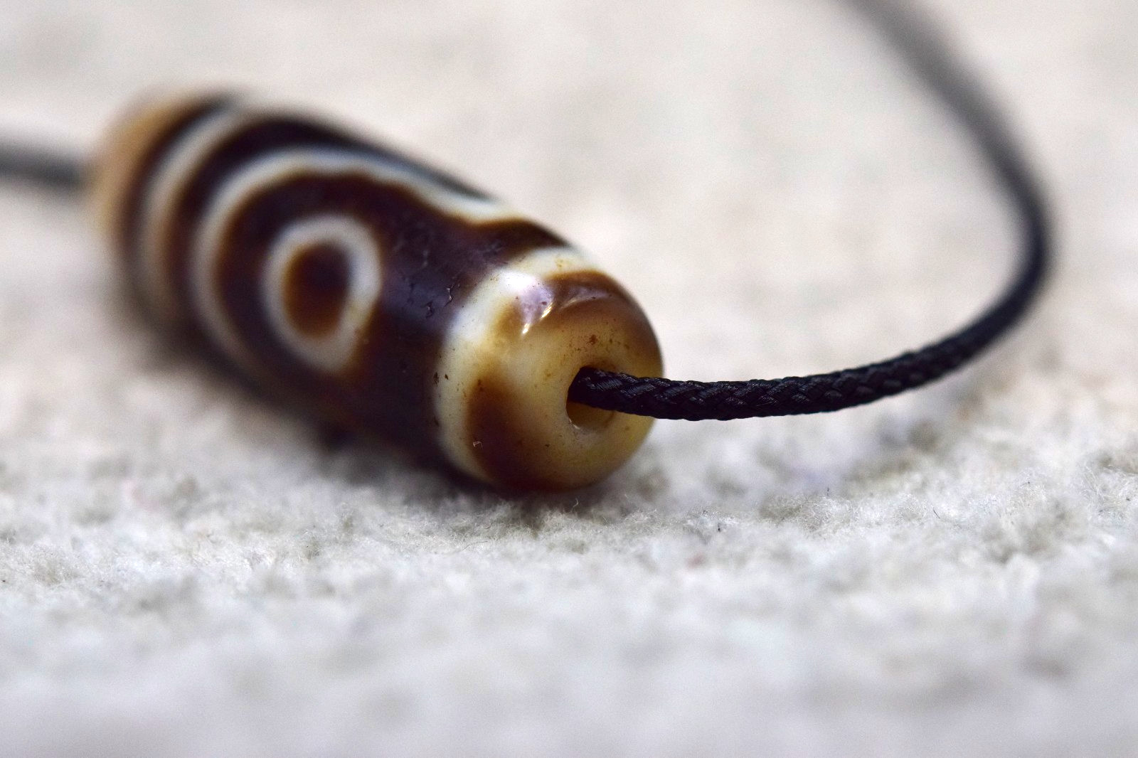 old Himalayan indo tibetan 2eyes agate bead unique pattern