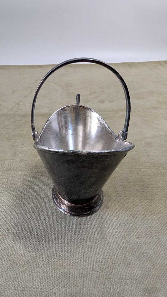 Vintage silver platted sugar dish with small scoop