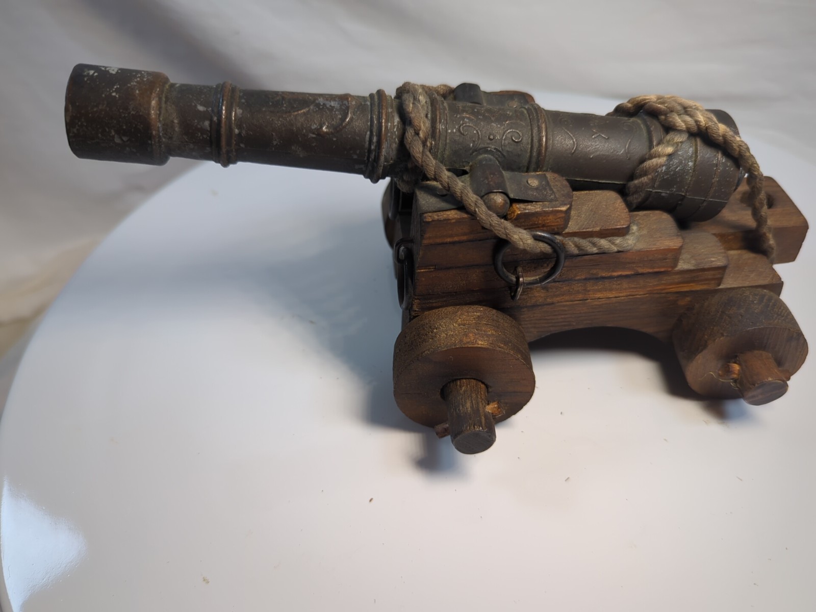 English Naval Cannon Replica XVII Century Cast Iron Oak Carriage NiceDetailing