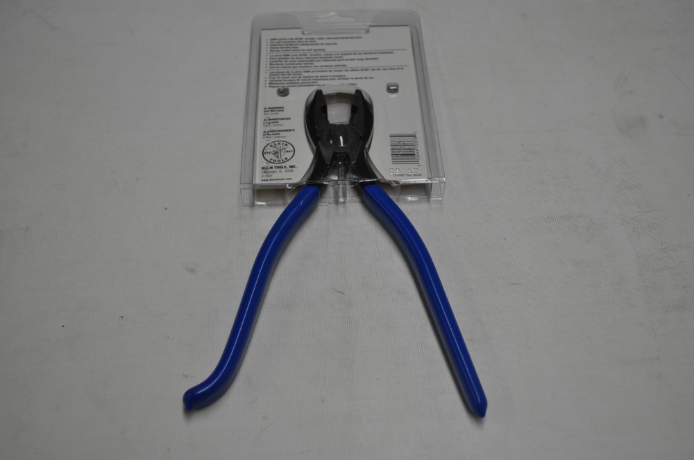 Klein Tools Rebar Work Pliers - Heavy Duty Cutting 8 Inches Ironwork D2000-7CST