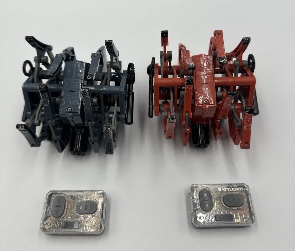 Hexbug BattleBots Remote Control Robots Lot Red & Blue w/ Controller