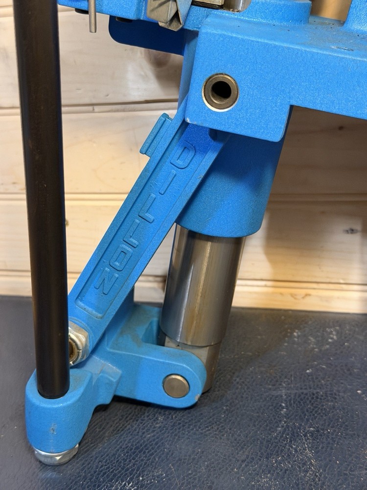 Dillon RL 550 Reloading Press With Primer Alarm & Tool Head Good Condition