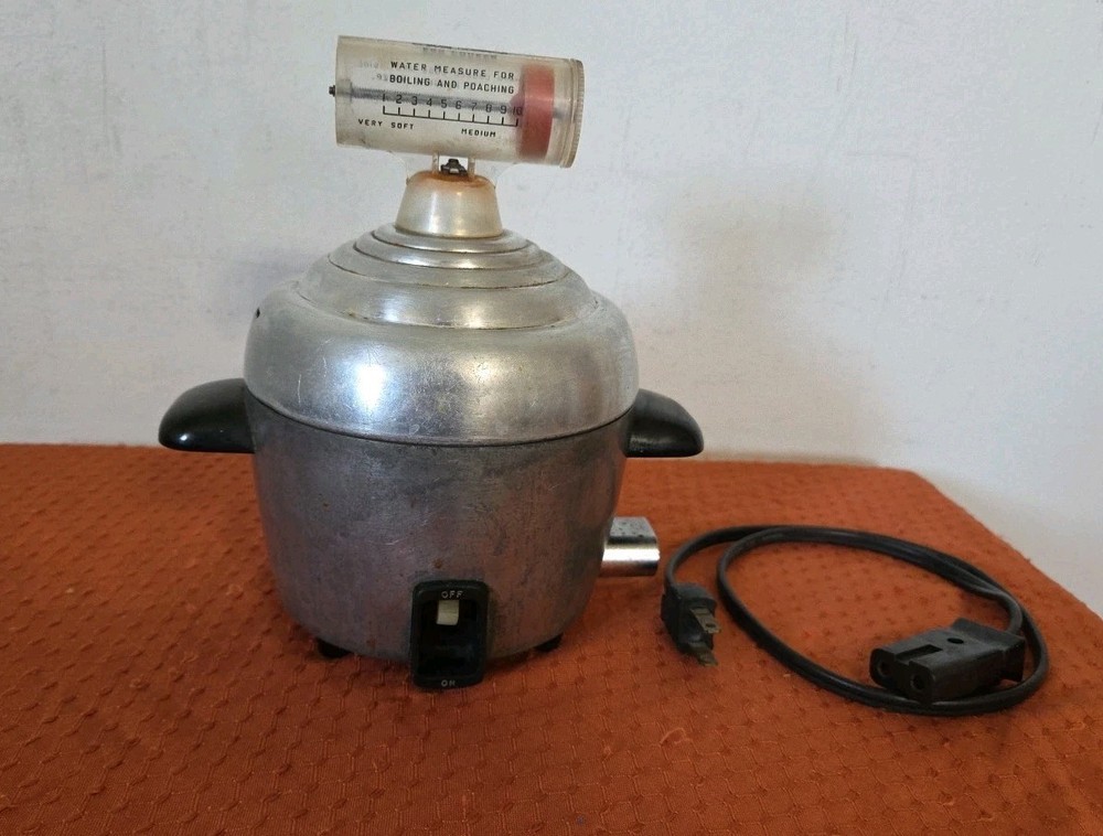 Vintage Sunbeam Egg Cooker Model E2 w/ Tray & Cable - Powers On & Heats Up!