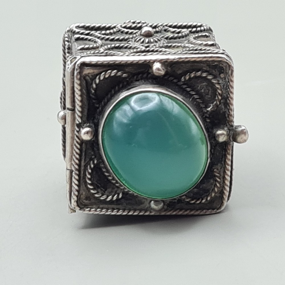 Antique Silver & Jade Sone Pill/Snuff box