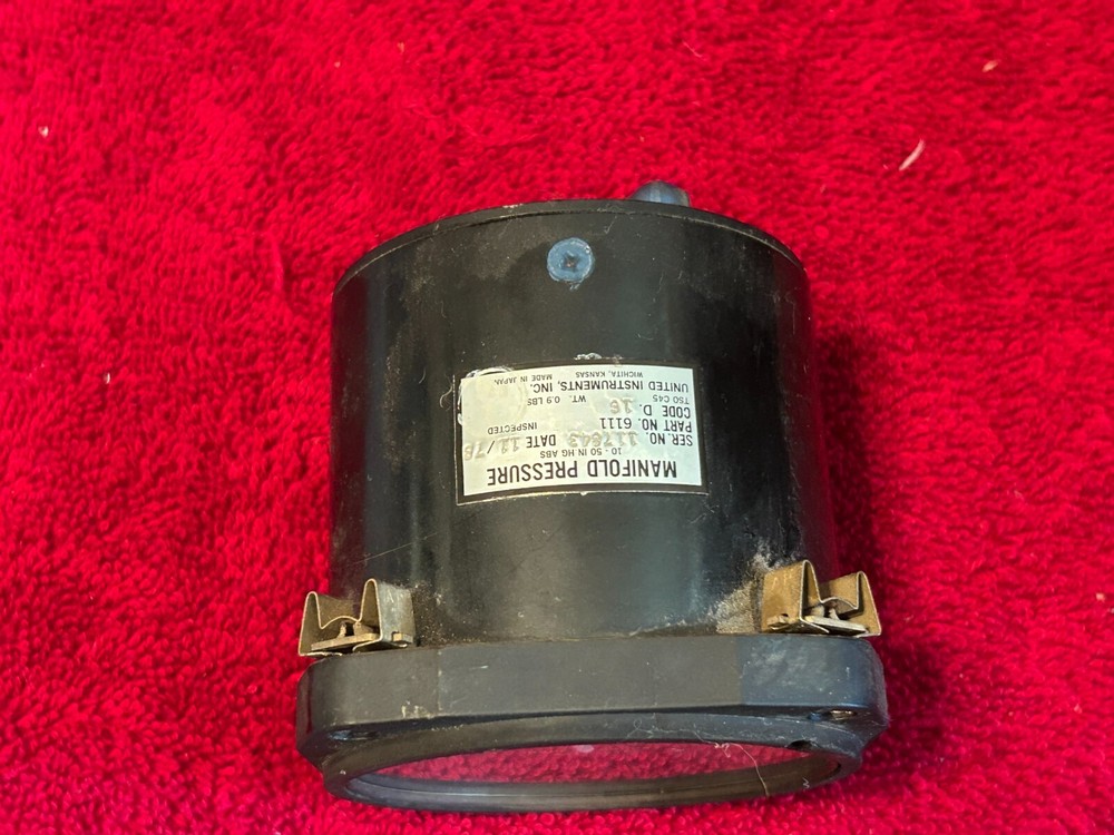 UNITED INSTRUMENTS MANIFOLD PRESSURE INDICATOR P/N 6111 CODE D.16