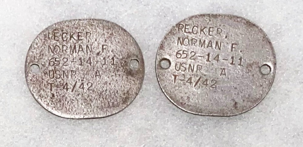 WWII USNR Norman Recker T-42 Dog Tag Set