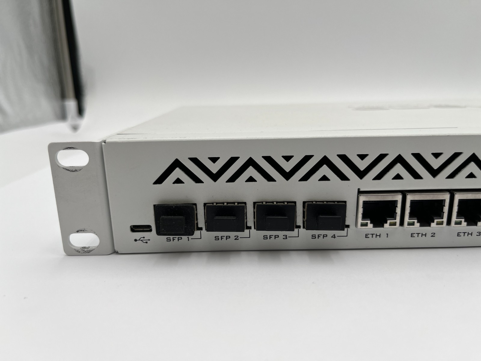 MIKROTIK CCR1036-12G-4S 12-PORT GIGABIT CLOUD CORE ROUTER w/ 4x SFP PORT