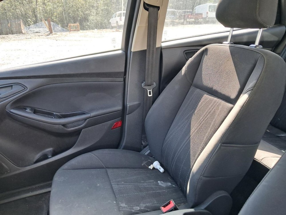 Console Front Floor Without Arm Rest Fits 15-18 FOCUS 4820378