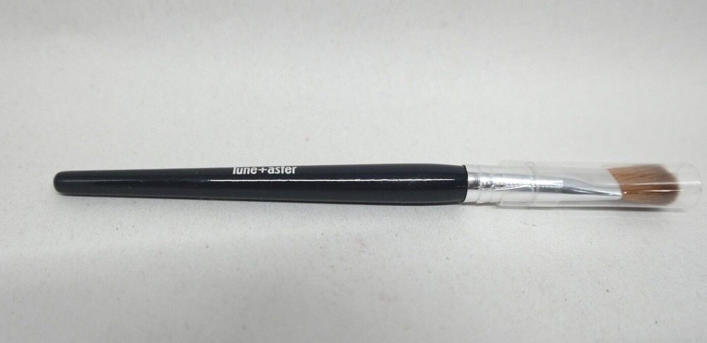 Lune + Aster Eyeshadow Base Brush New