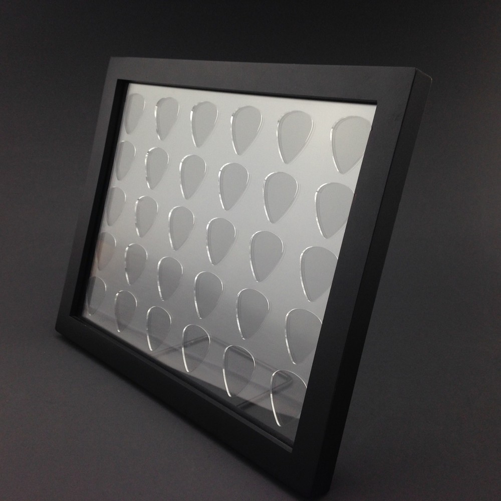 PLECTRUM SPECTRUM™ 8" x 10" Guitar Pick Display Insert- 30 CLEAR - NO FRAME