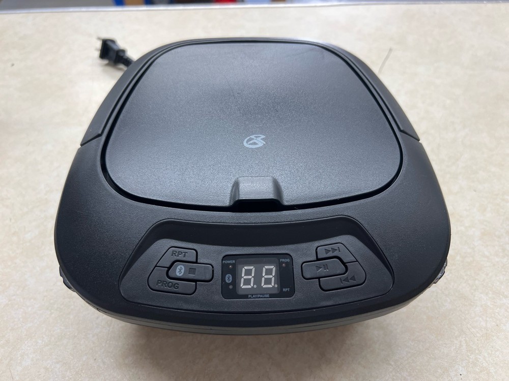 GPX PORTABLE BLUETOOTH CD PLAYER BCB117B - TESTED (WBP017720)