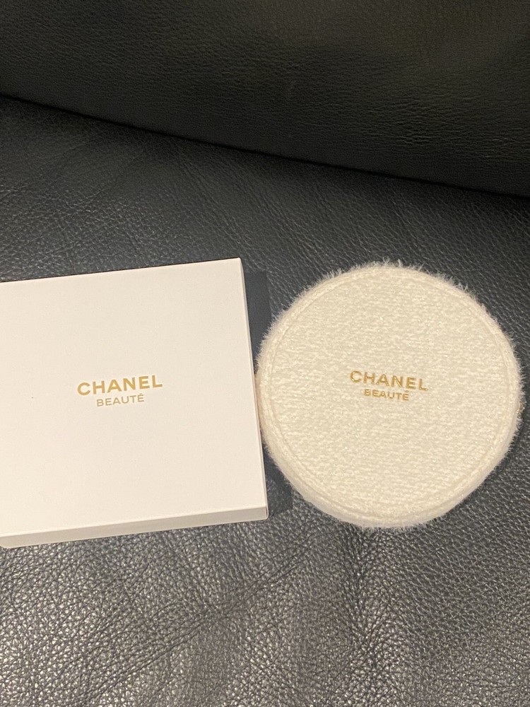 CHANEL Pouch Gift Holiday