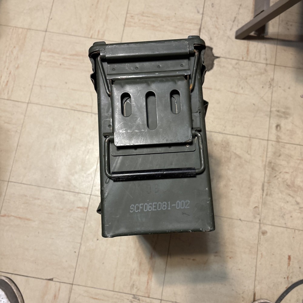MILITARY 40mm Stackable Ammo Can Green Ammunition Tin Great Condition