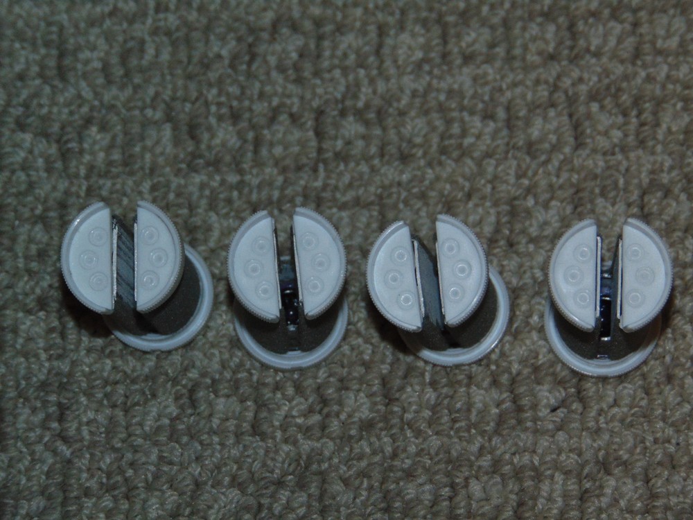 FOUR CONAIR CHV21 SMALL REPLACEMENT ROLLERS & THREE SIZES OF CLIPS