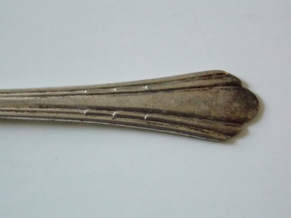 1937 Lynnbrook Pattern Butter Knife Racebrook Silverplate