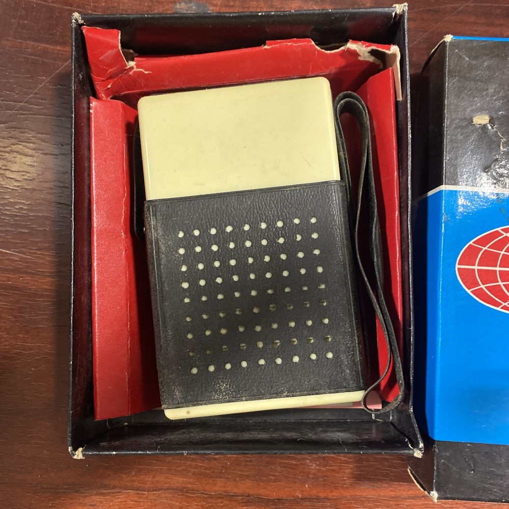 Solid State P.C. AM/FM Transistor Radio w/ Box - Not Tested