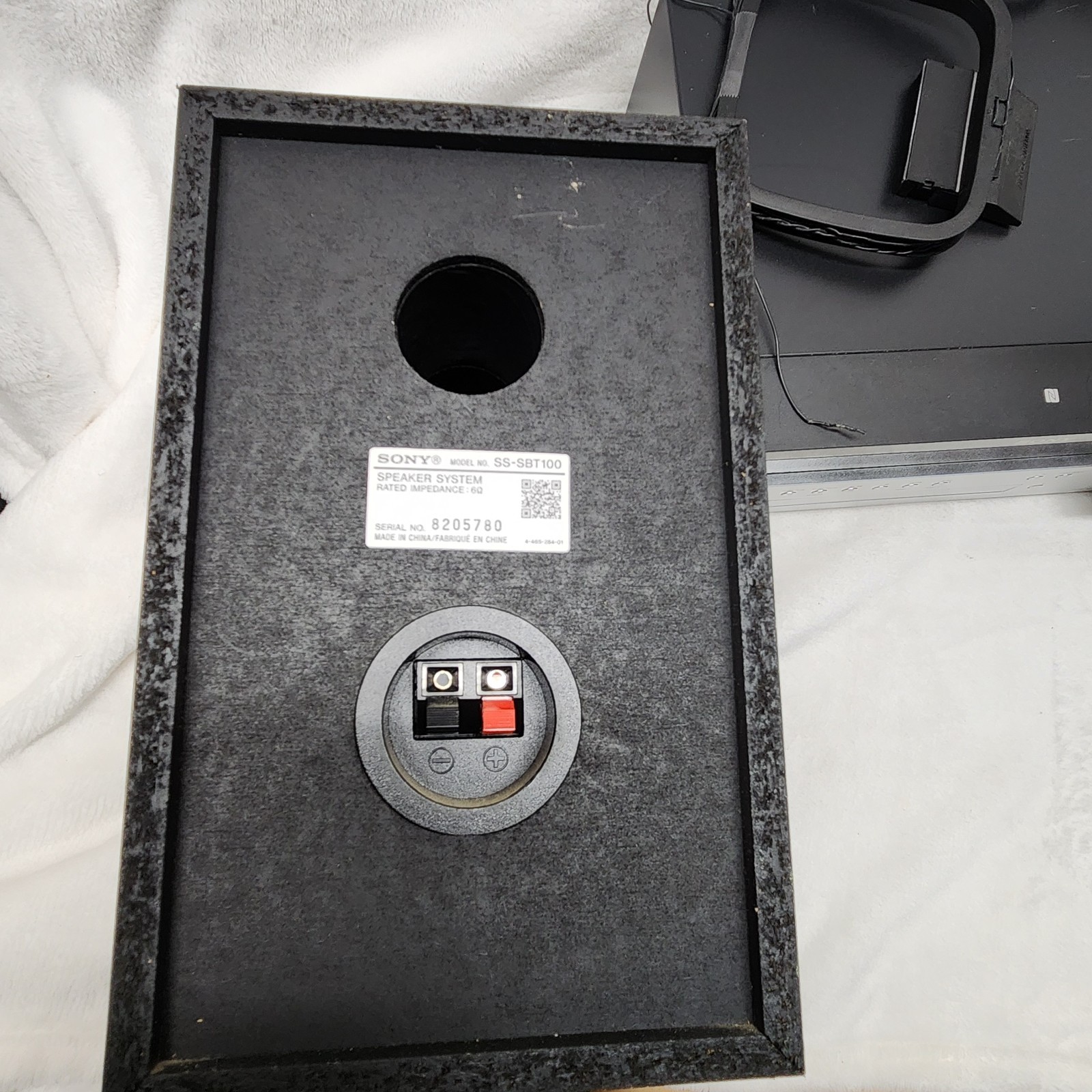 Sony CMT-SBT100 Stereo Sound System With Speakers CD/Radio/Bluetooth Works Great