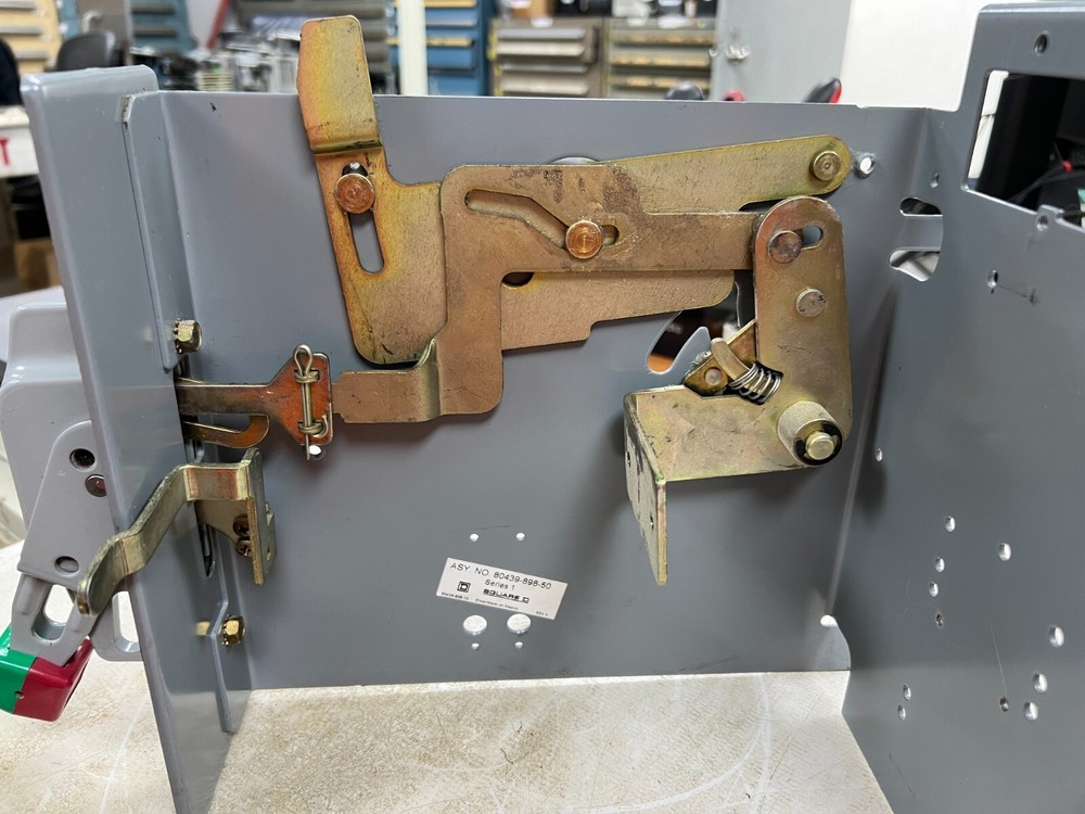👀 SQUARE D MOTOR CONTROL HANDLE ASSEMBLY 80439-898-50
