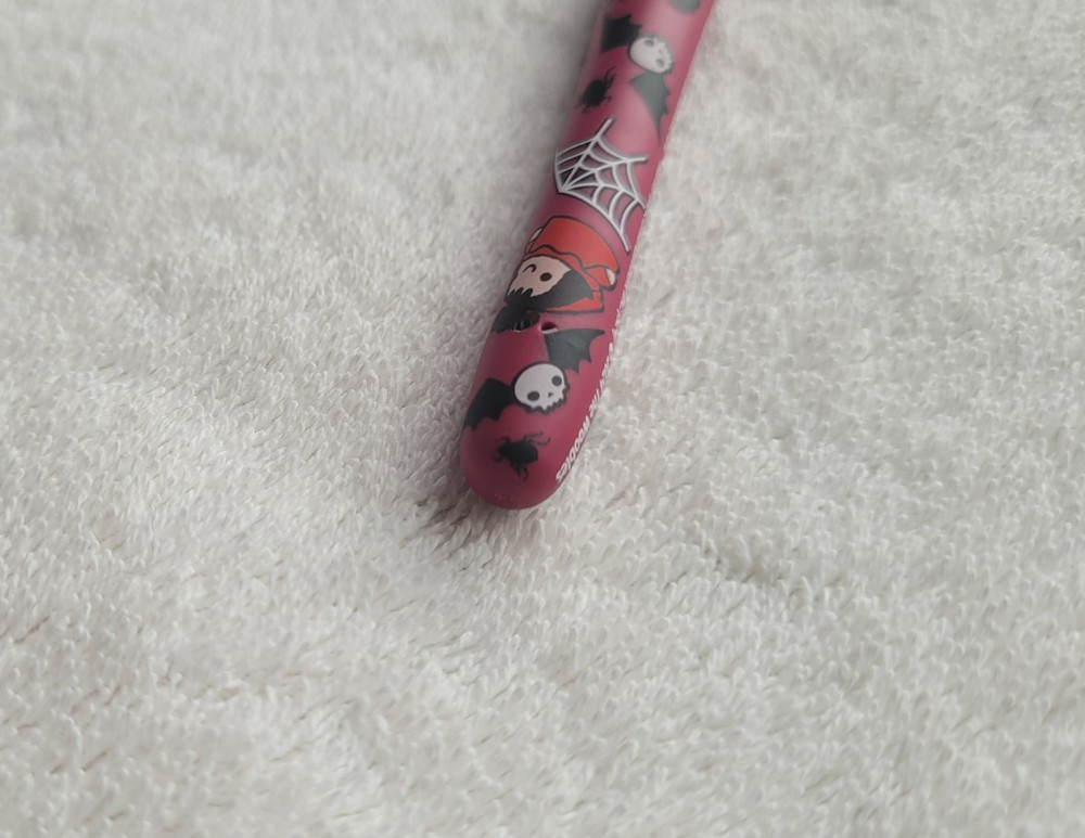 Preowned Beetlejuice Lydia Wooble Ergonomic Crochet Hook