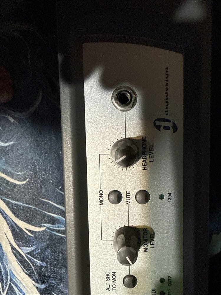 DIGI 002 RACK, MACKIE CONTROL C4 And A LOGIC CONTROL EMAGIC