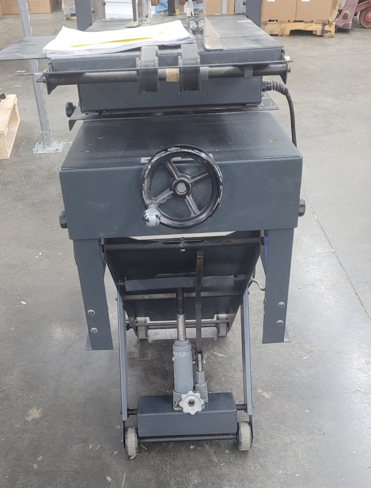 Strate Flo envelope feeder