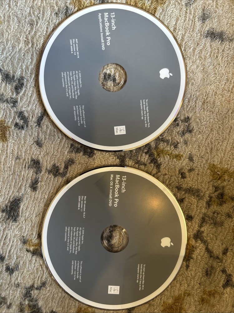13 Inch MacBook Pro Install DVDs 10.5.7 - Untested