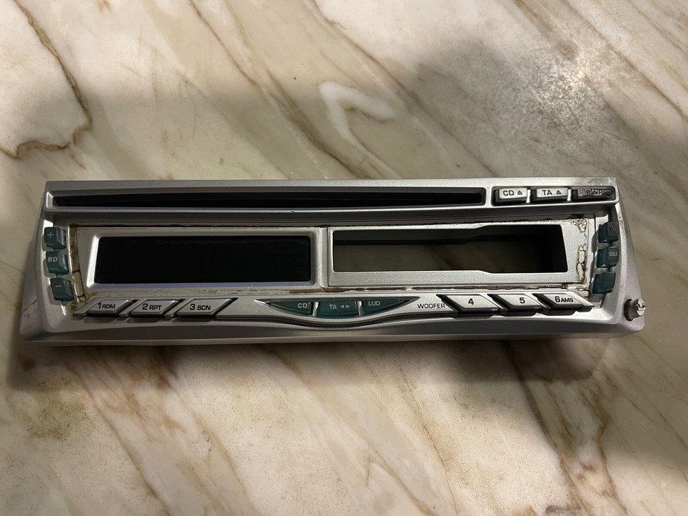 PYLE PLUS PLCDCS90 CAR STEREO PYLE PLUS PLCDCS90 ONLY FACEPLATE OEM🟠