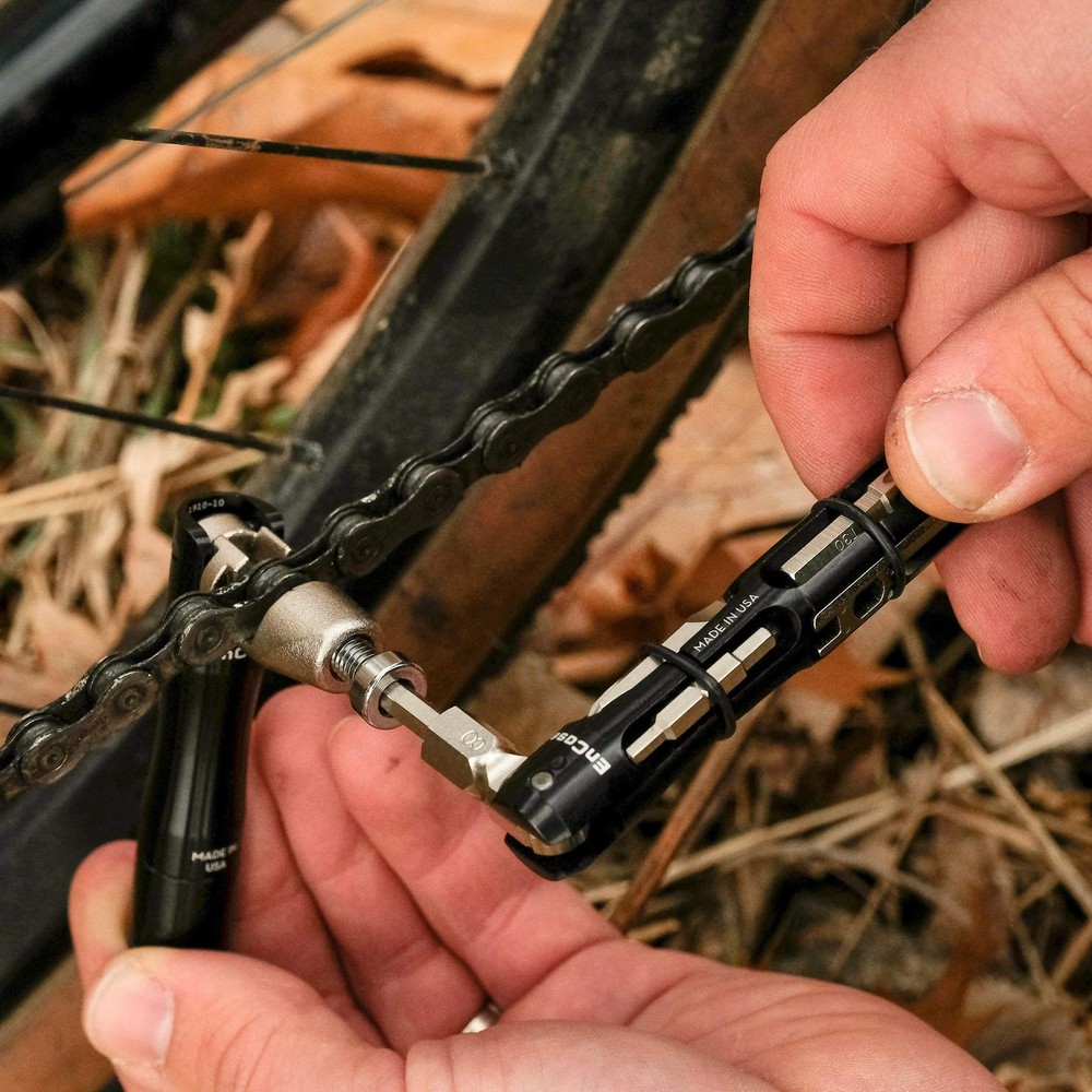 Wolf Tooth Components EnCase System Chain + Tire Plug Multi-Tool