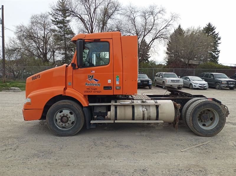 Volvo VN Frame Step 5"X36" (10957460