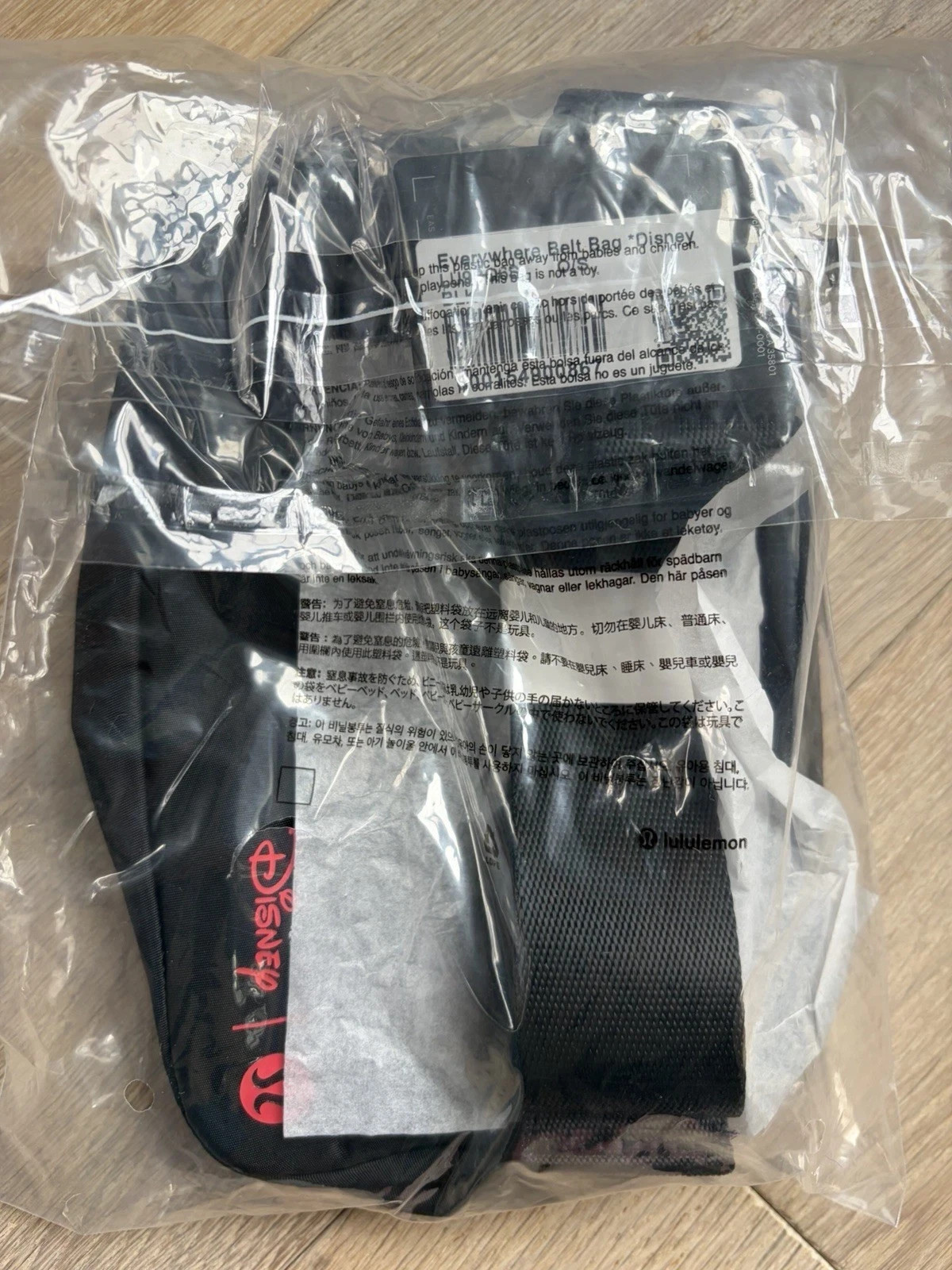 Disney Everywhere Belt Fanny Pack Black Mickey in Motion Graphic Bag with tags