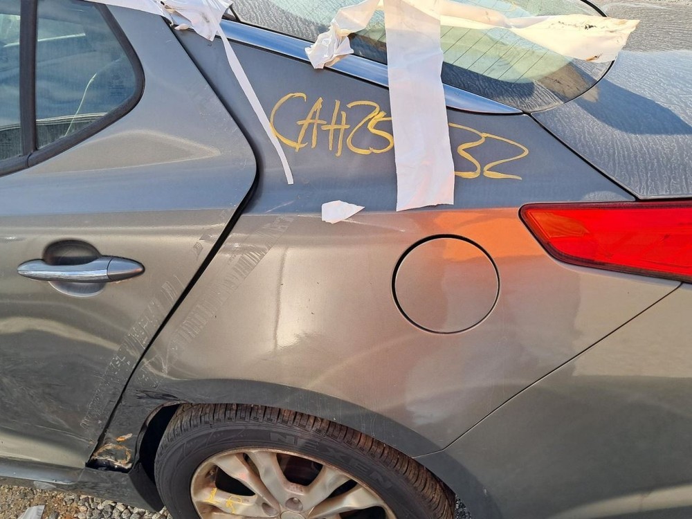 OPTIMAKIA 2012 Glove Box 4773597