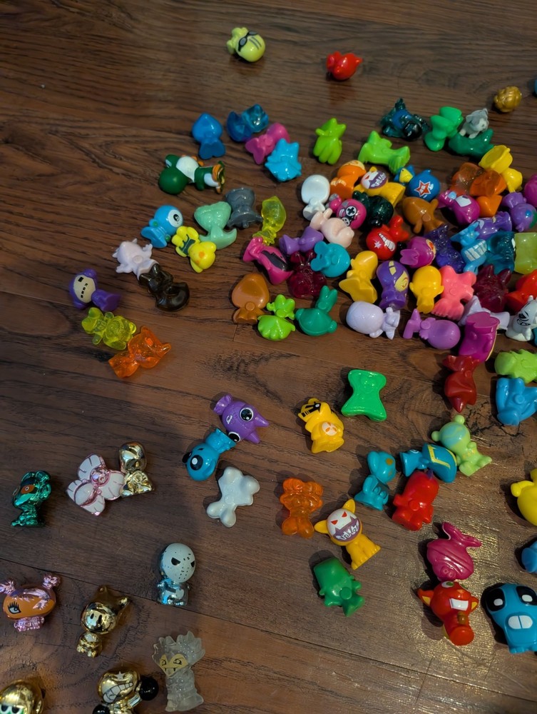 gogos crazy bones Lot Over 120