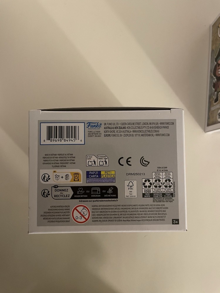 Funko Pop One Piece Marshall D. Teach #1921 Chase & Common Bundle (1)