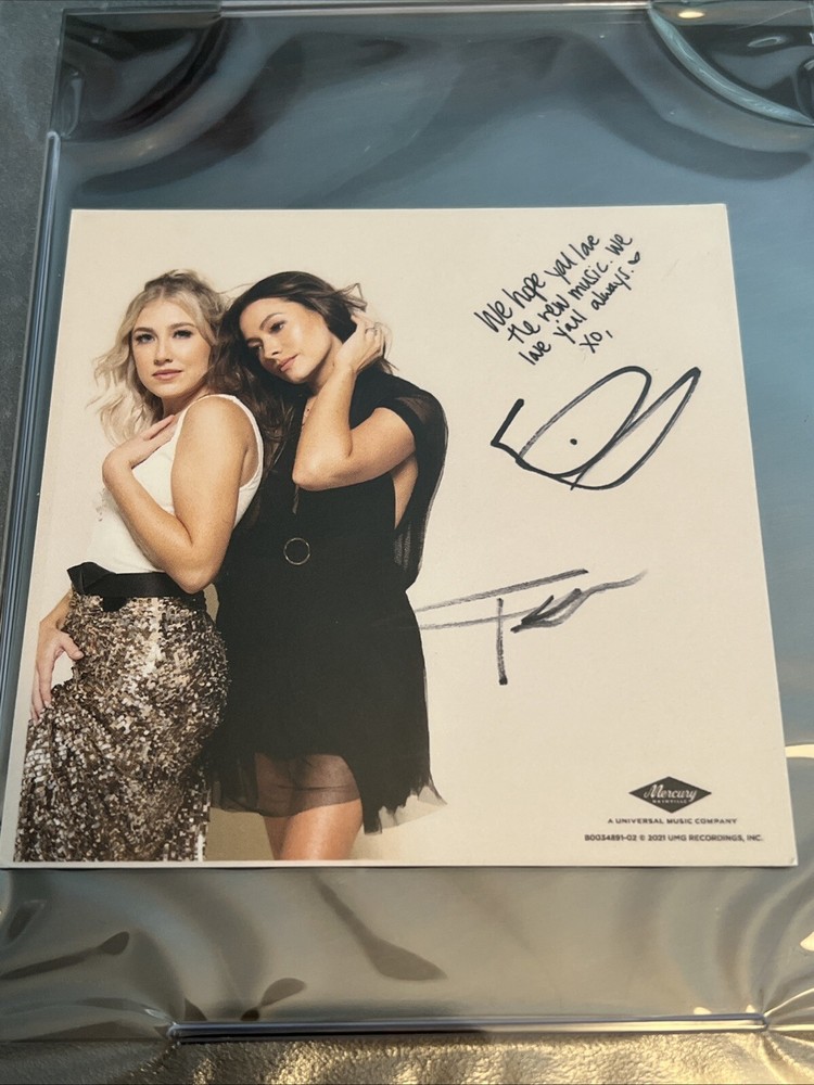 Maddie & Tae Signed cd Insert Vol 1 PSA!!