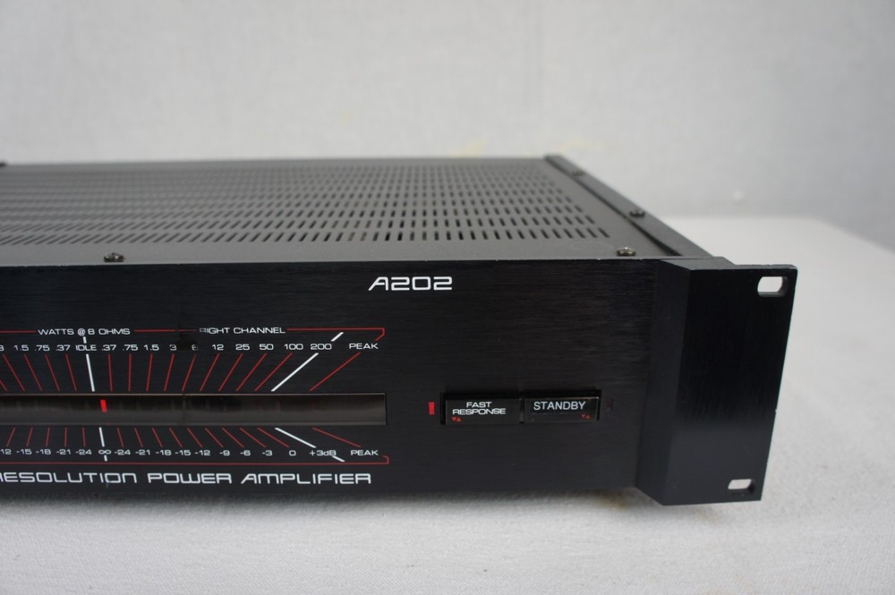 SAE A202 DUAL HIGH RESOLUTION POWER AMPLIFIER