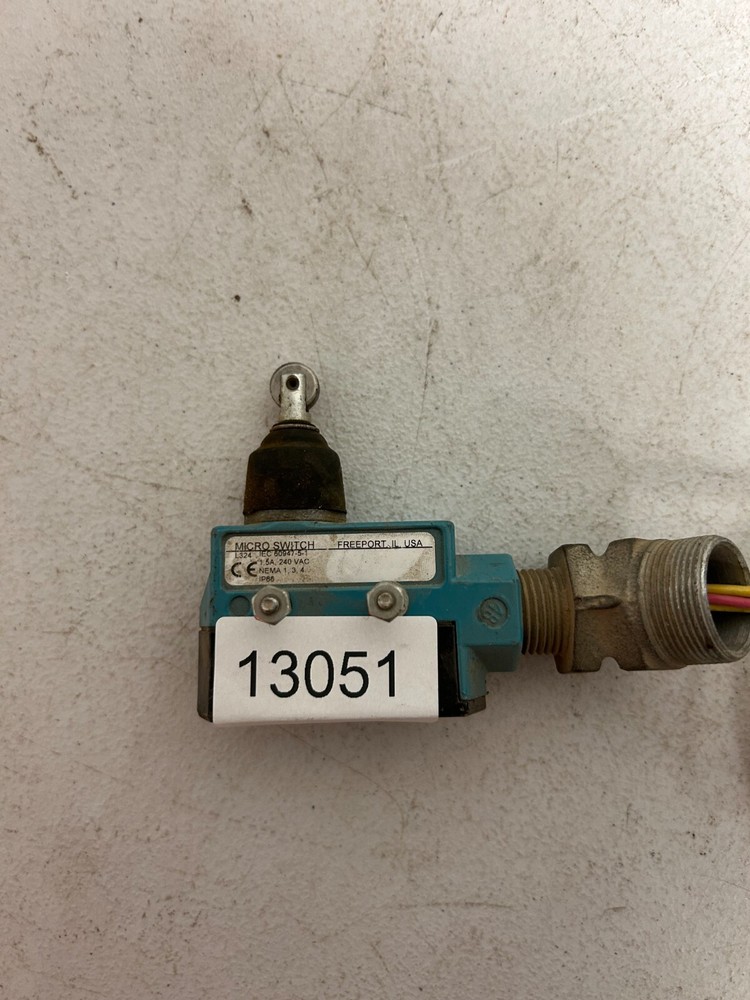 Honeywell DTE6-2RN80 Micro Switch, 10A 120 OR 250VAC
