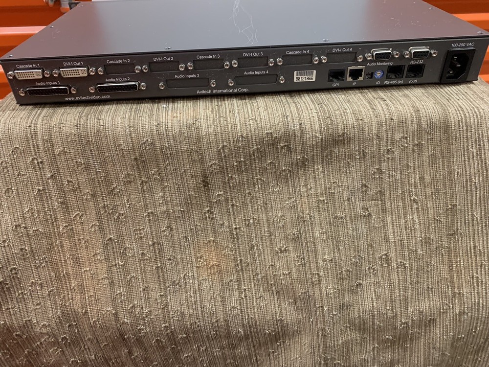 Avitech Model ACC-80 16a-1 Multiviewer