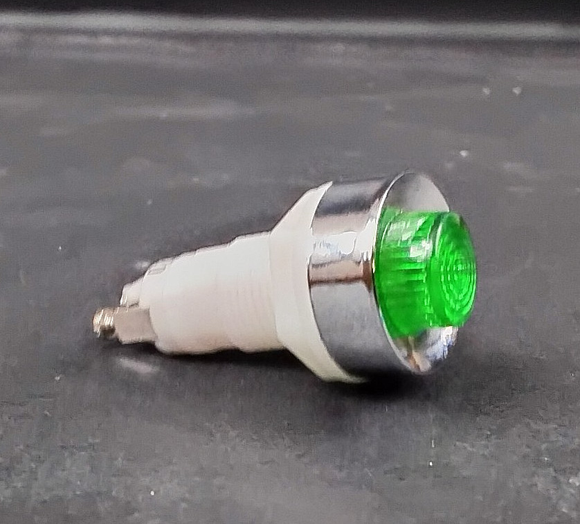 ROUND INDICATOR LIGHT , GREEN ($4 OBO)