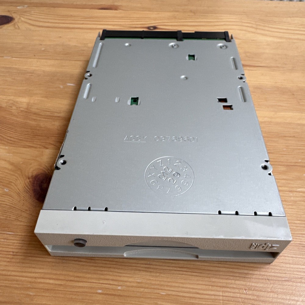 IOMEGA IDE ZIP250 DRIVE [Z250ATAPI]
