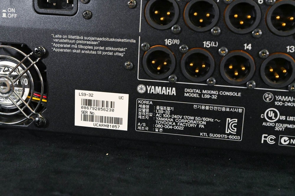 Yamaha LS9-32 32-Input Digital Mixing Console CG01WVS