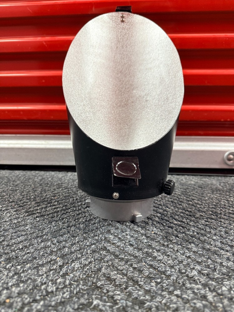 Background Reflector for Bowens Mount Strobes (Silver)
