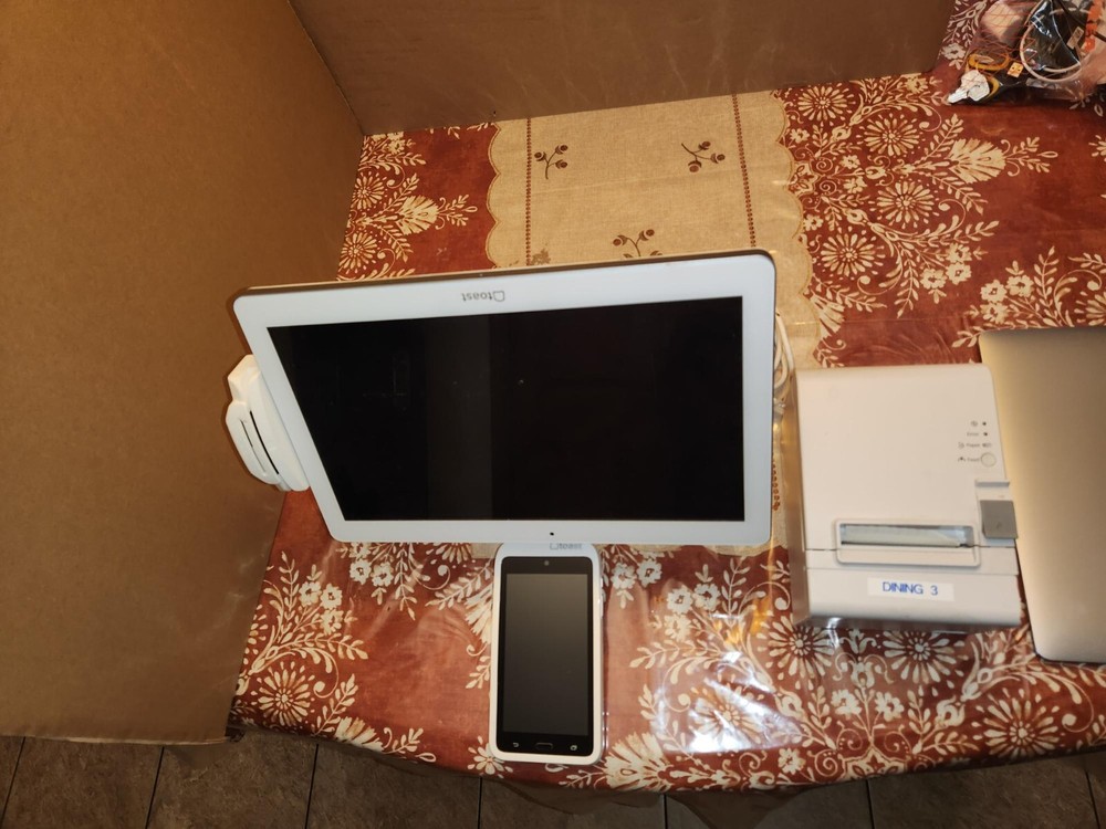 ELO ESY15i1B Touchscreen Toast POS System White