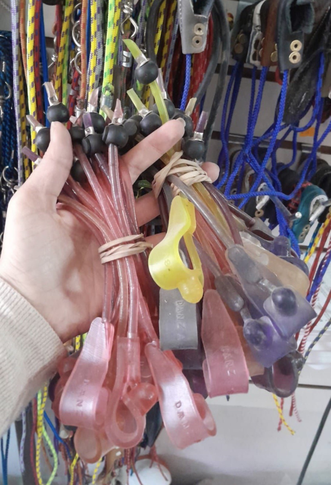 5pk Adjustable Tie Plastic Cords For Roosters/5 Pk Calzas Para Gallo De Plástico