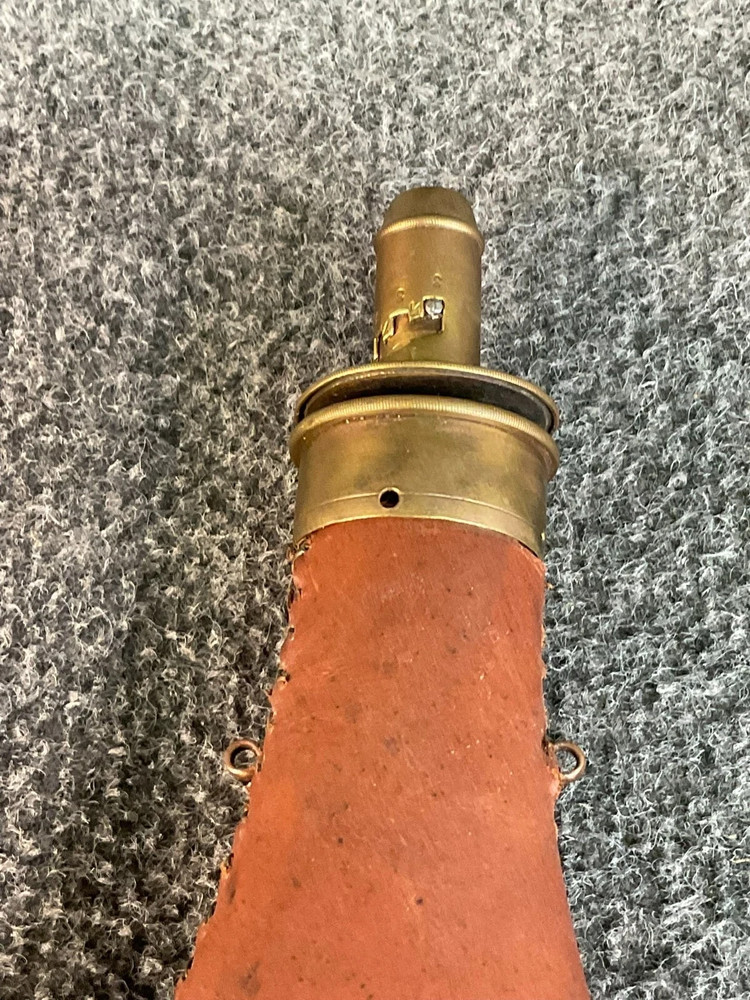 Vintage Brown Leather 🏺 Powder Flask – Muzzleloader Accessory