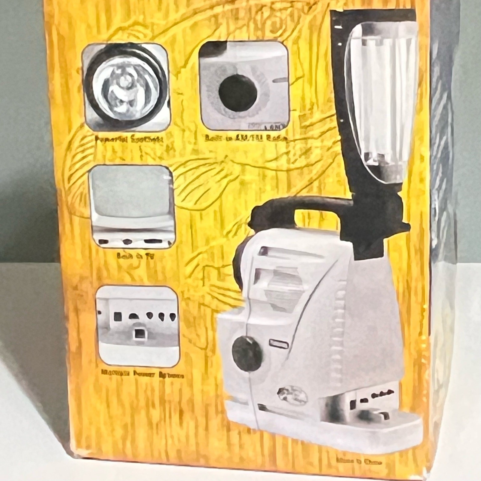 Bass Pro Shops Outdoor World TV Lantern Radio Emergency Combination