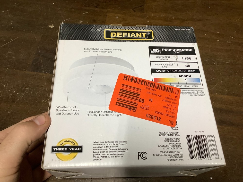 Defiant White Motion Activated LED Ceiling Light 1150 Lumen- Battery Powered