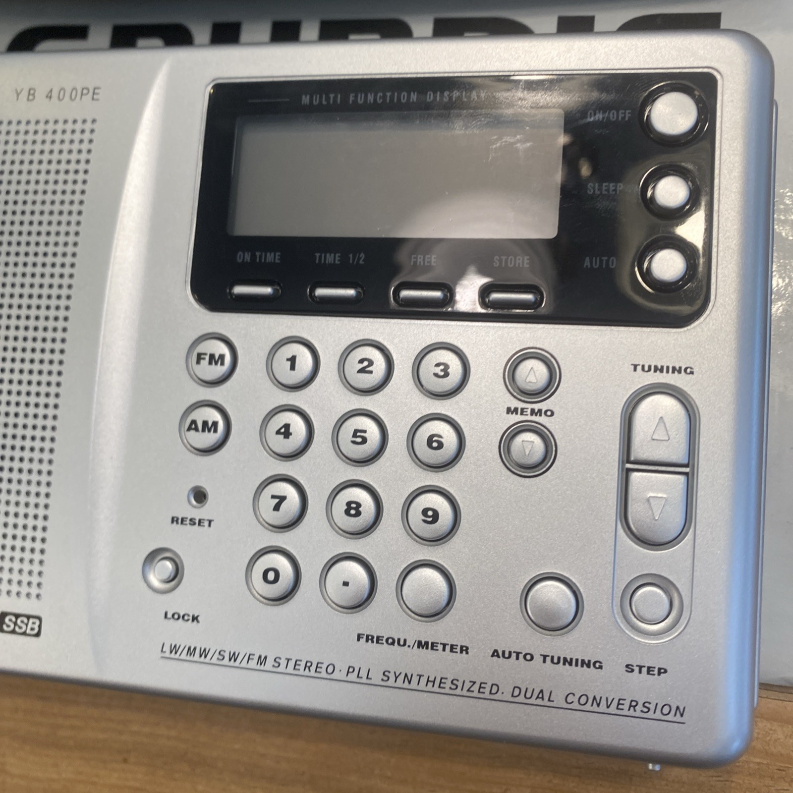 Grundig YB 400 PE World Receiver Radio w Box Case Manual AC Adapter Works