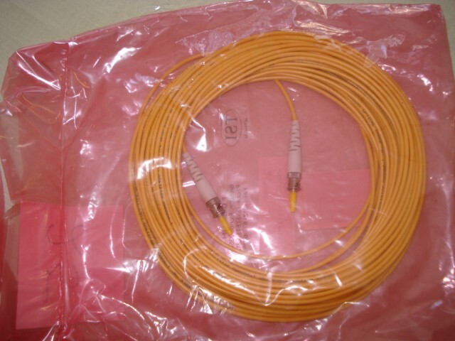 Simplex fiber optic cables