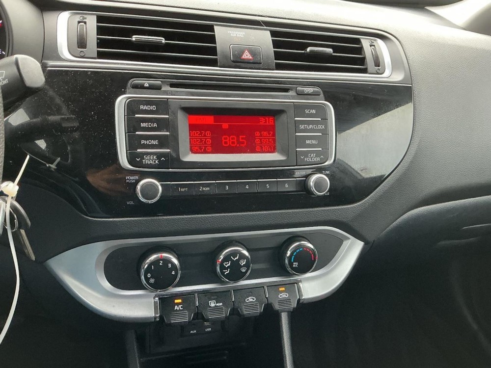 RIO 2016 Glove Box 4949672