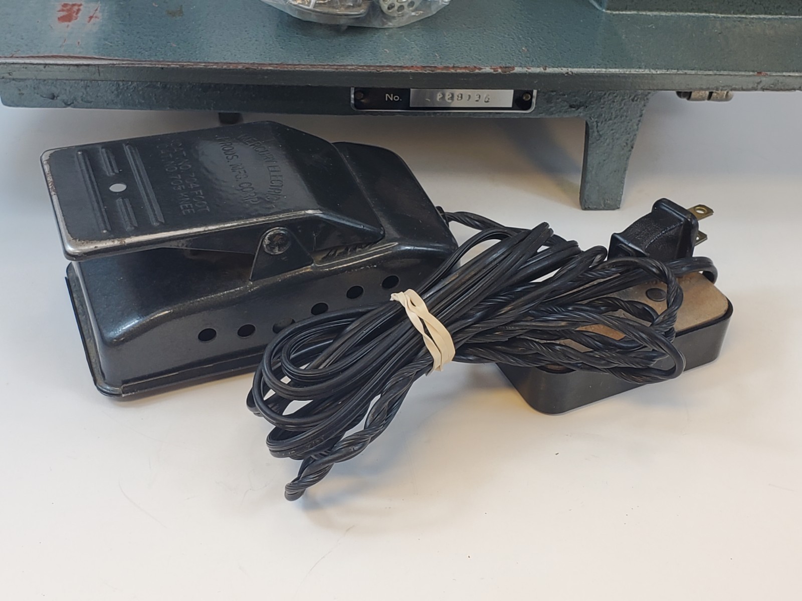 Vintage THOMPSON PW-200 Mini Walking Foot Sewing Machine (Please Read)